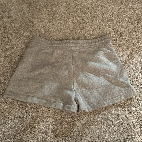 Nike Shorts - Picture 2 of 3